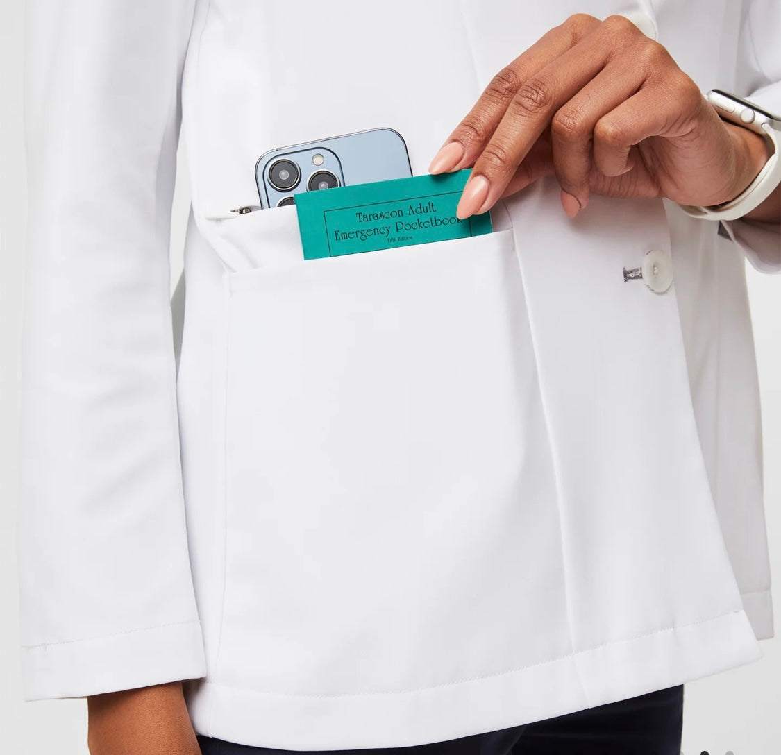 Bellevue Short Lab Coat