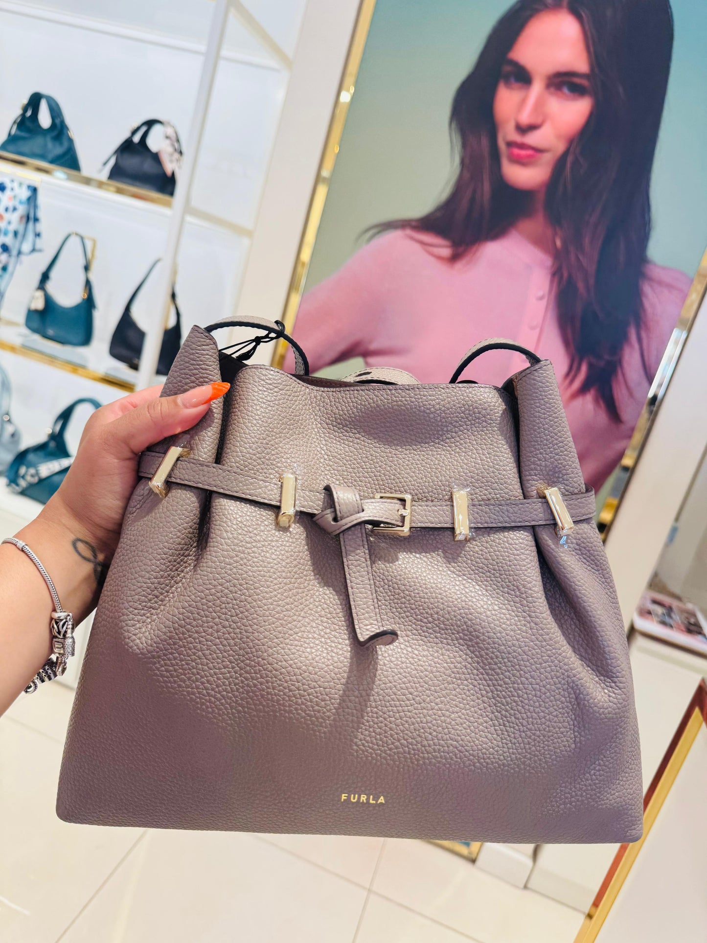FURLA Aura M size tote bag RENKLER➡️