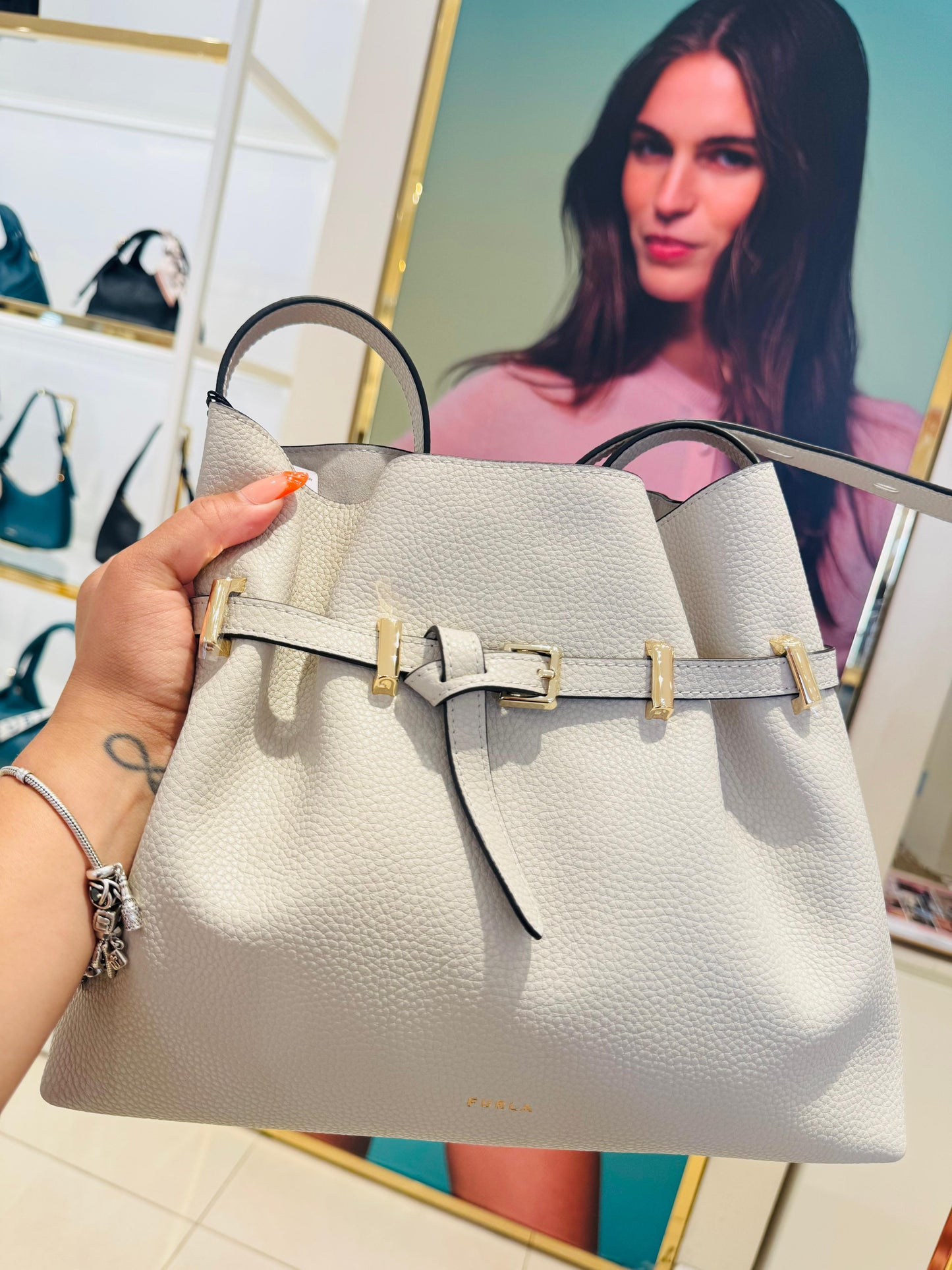 FURLA Aura M size tote bag RENKLER➡️
