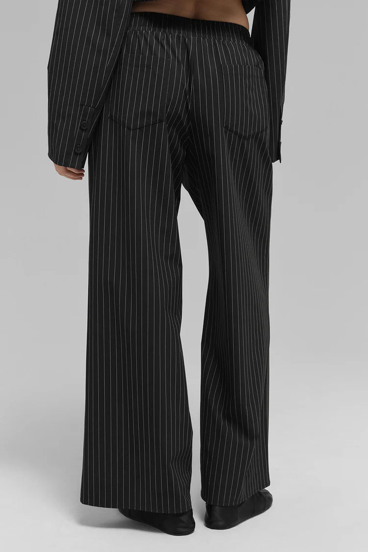 ALO YOGA Pinstripe Daylight Boxer Pant (Regular)
