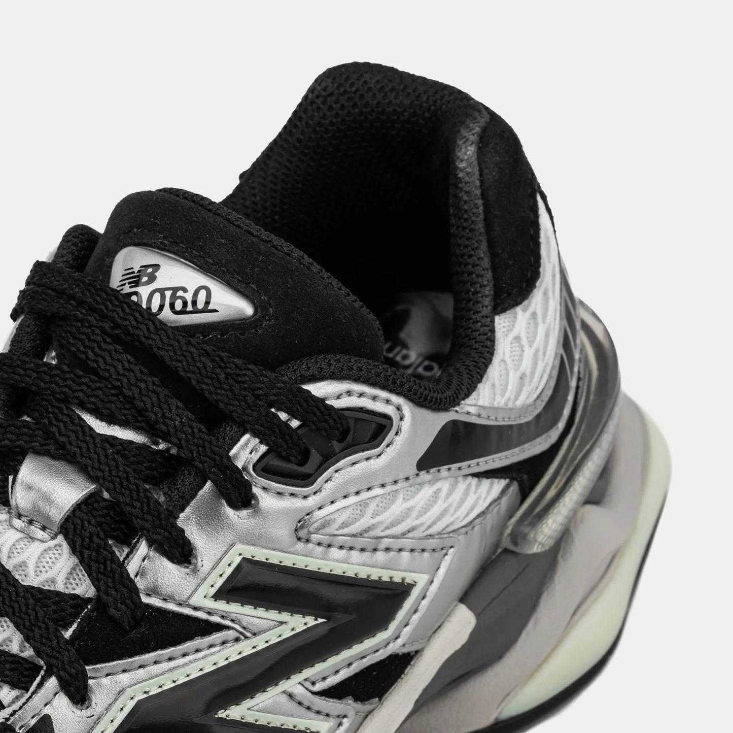 9060 Metallic