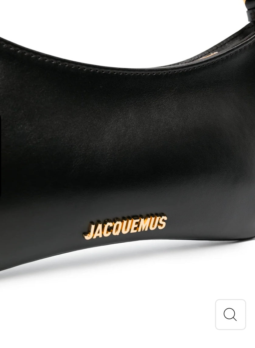JACQUEMUS
Le Bisou Perle