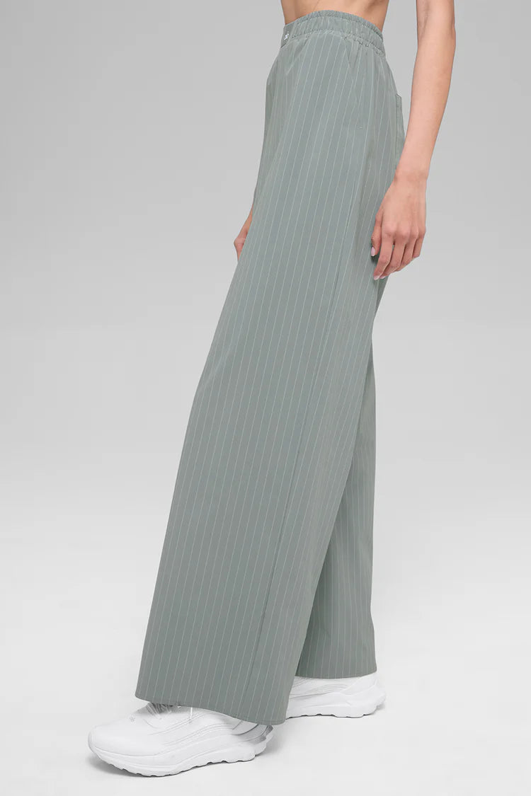 ALO YOGA Pinstripe Daylight Boxer Pant (Regular)