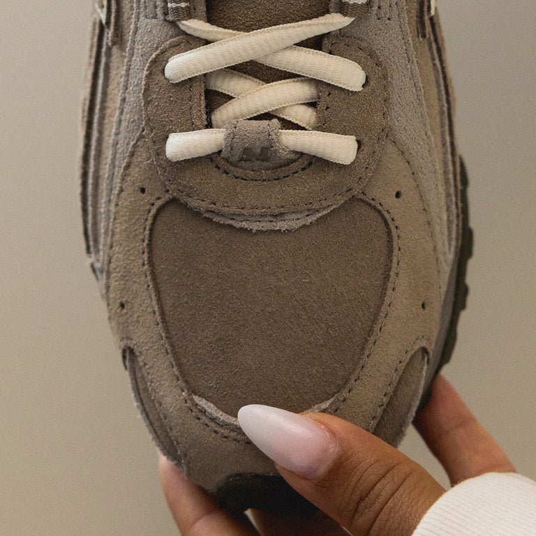 New Balance 204L