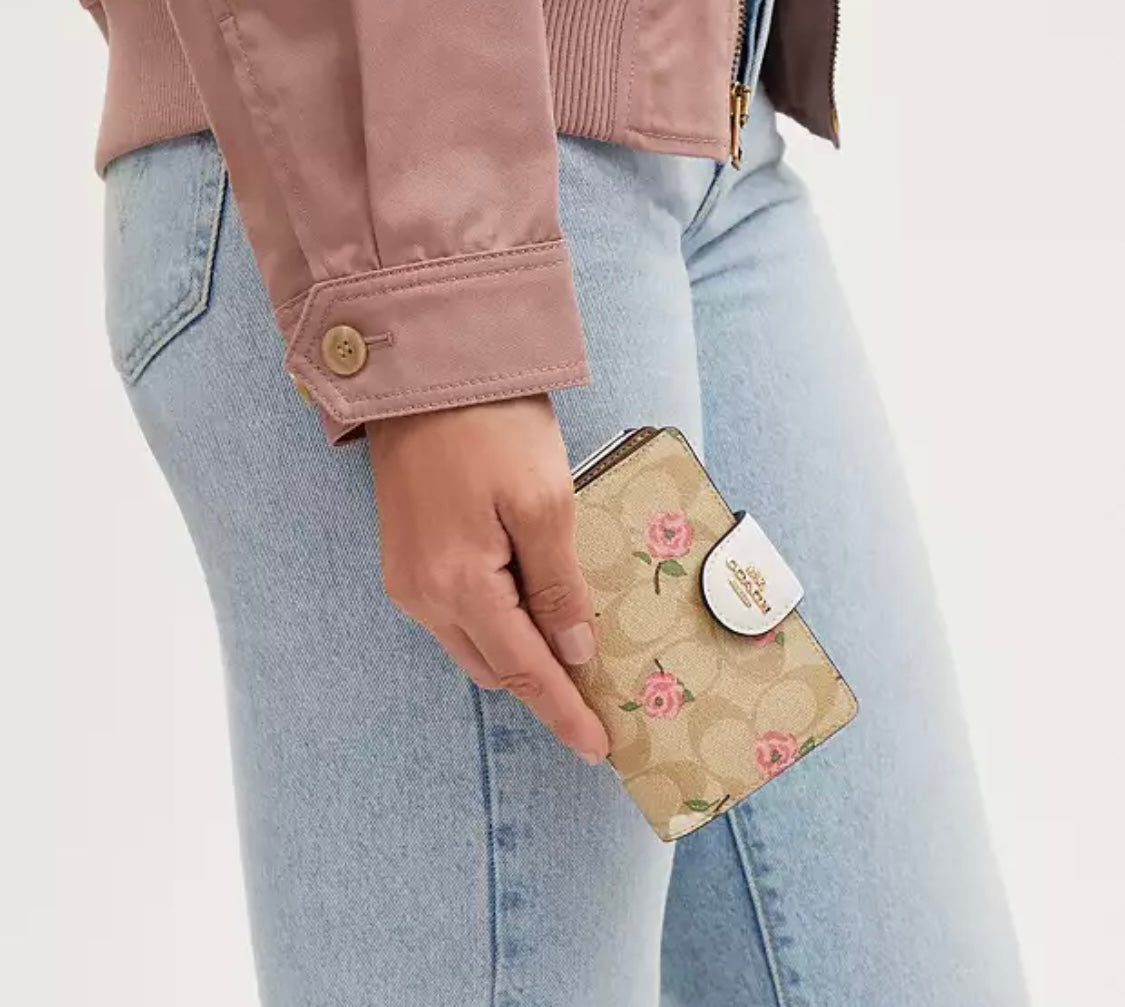 Medium Corner Zip Wallet In Signature Canvas Orta boy cüzdan RENKLER➡️