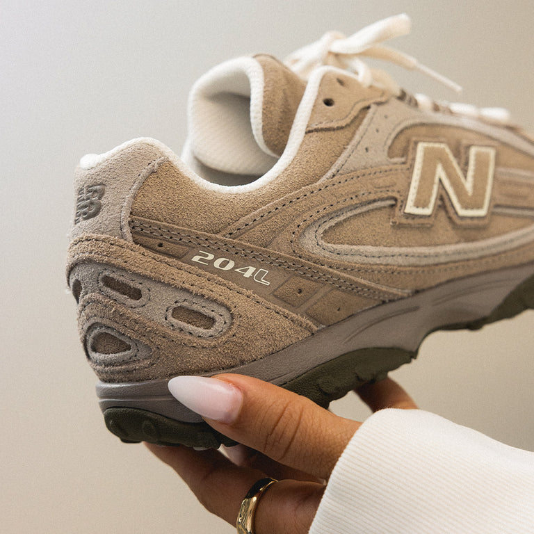 New Balance 204L