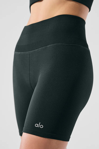 ALO YOGA 5" Seamless Ribbed Favorite Short RENKLER ➡️