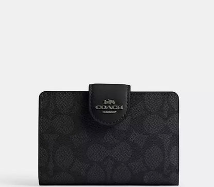 Medium Corner Zip Wallet In Signature Canvas Orta boy cüzdan RENKLER➡️